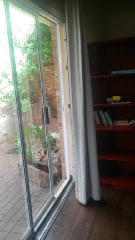 Randburg The Birches Backpacker Lodge المظهر الخارجي الصورة